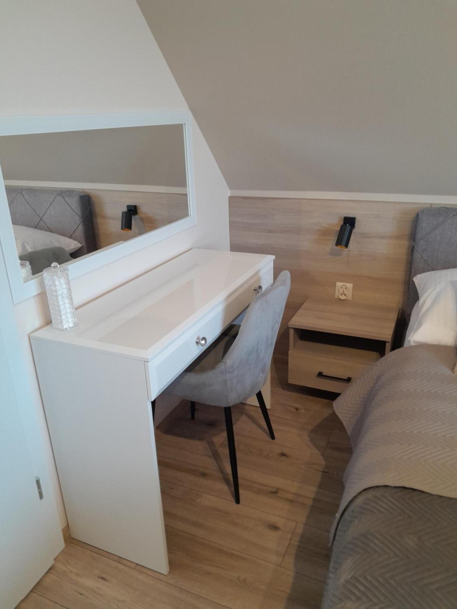 Domek Pod Brzozami Z Jacuzzi ,Grillem I Tarasem Przemysl Bagian luar foto